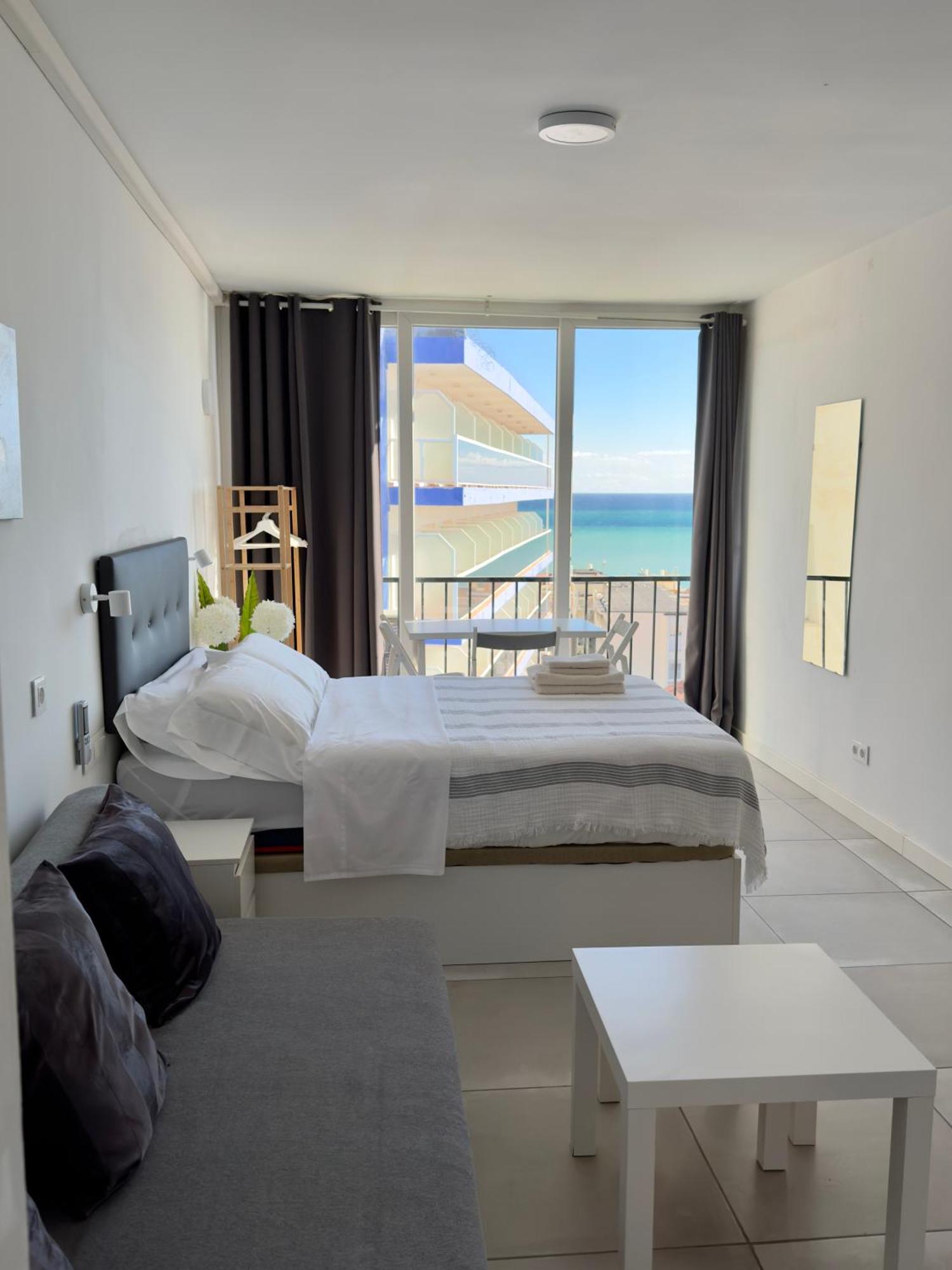 Apartment Inviting With Sea View *